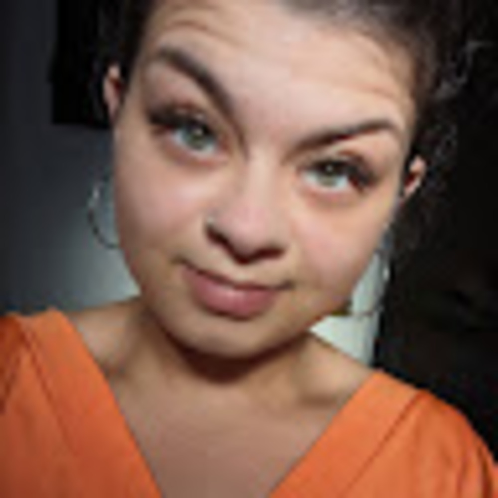 Meet your Posher, Crystal